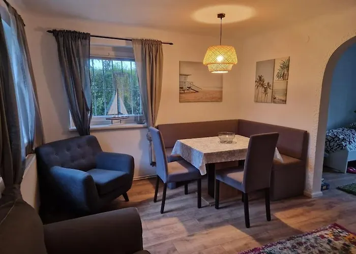Haus Mit Garten, U Bahn Naehe, Gratis Parkplaetze